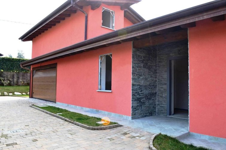 Bodio Lomnago (VA)  Splendida villa singola Bodio Lomnago