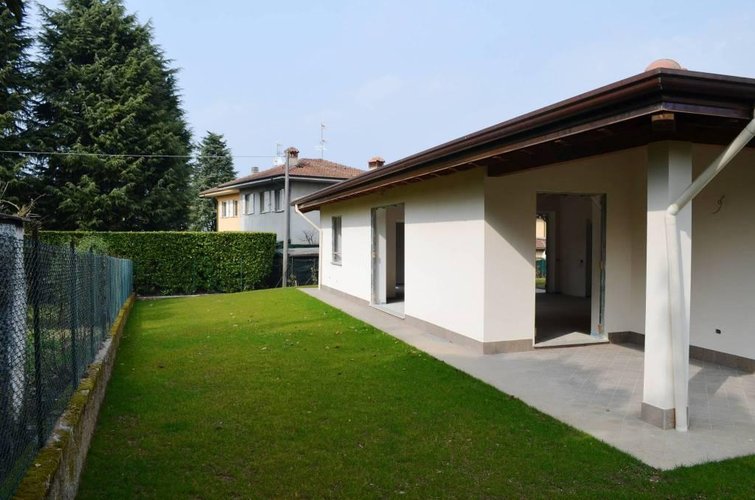 Bodio Lomnago (VA)  Splendida villa singola Bodio Lomnago