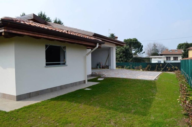 Bodio Lomnago (VA)  Splendida villa singola Bodio Lomnago