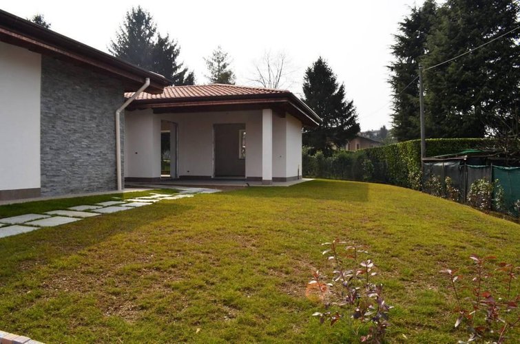 Bodio Lomnago (VA)  Splendida villa singola Bodio Lomnago