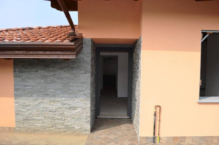 Bodio Lomnago (VA)  Splendida villa bifamiliare Bodio Lomnago