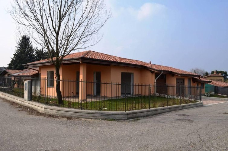 Bodio Lomnago (VA)  Splendida villa bifamiliare Bodio Lomnago