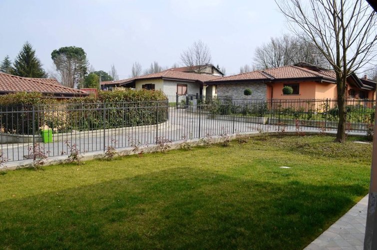 Bodio Lomnago (VA)  Splendida villa bifamiliare Bodio Lomnago