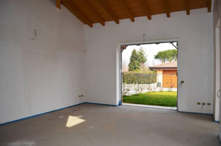 Bodio Lomnago (VA)  Splendida villa bifamiliare Bodio Lomnago