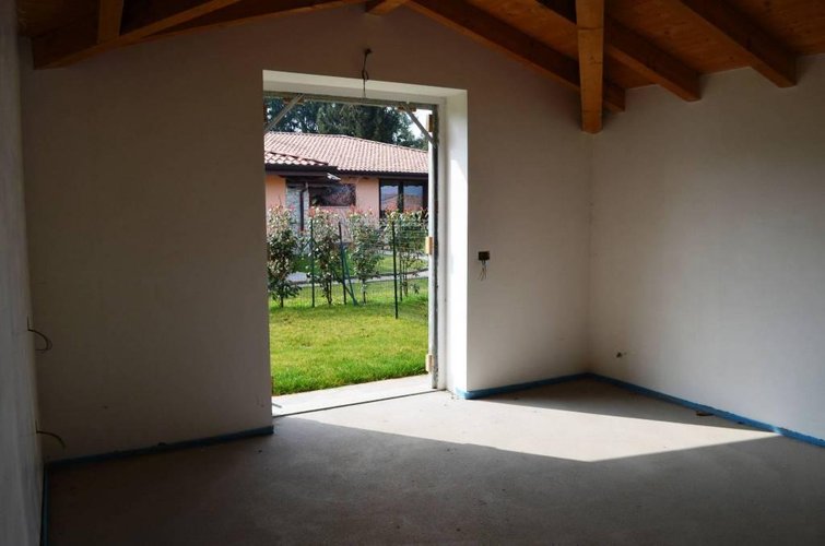 Bodio Lomnago (VA)  Splendida villa bifamiliare Bodio Lomnago