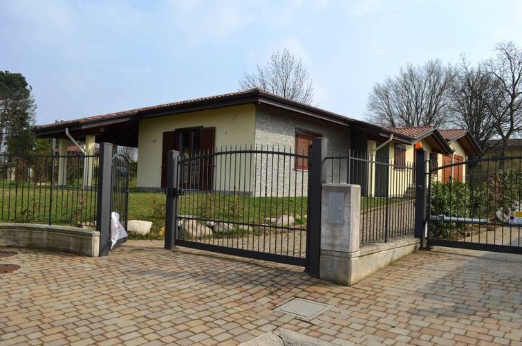 Bodio Lomnago (VA)  Splendida villa singola