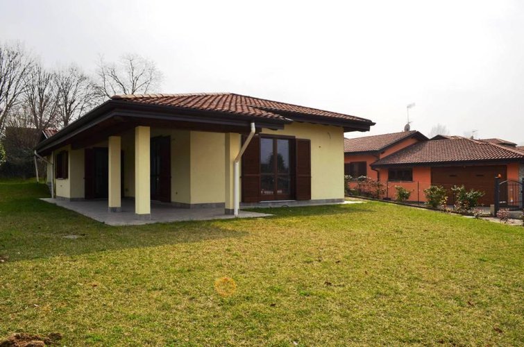 Bodio Lomnago (VA)  Splendida villa singola Bodio Lomnago