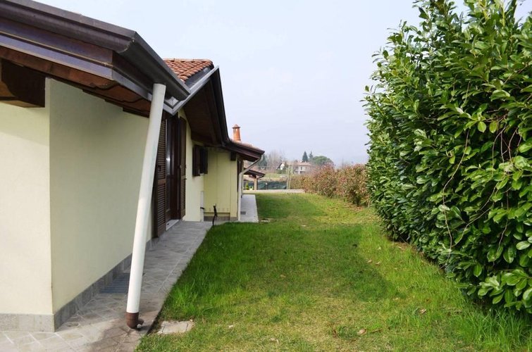 Bodio Lomnago (VA)  Splendida villa singola Bodio Lomnago