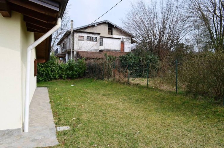 Bodio Lomnago (VA)  Splendida villa singola Bodio Lomnago