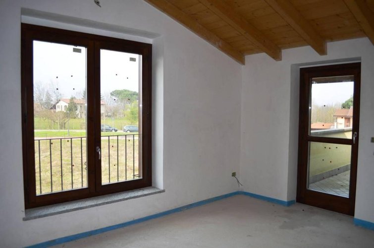 Bodio Lomnago (VA)  Splendida villa bifamiliare Bodio Lomnago