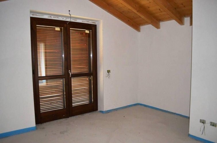 Bodio Lomnago (VA)  Splendida villa bifamiliare Bodio Lomnago