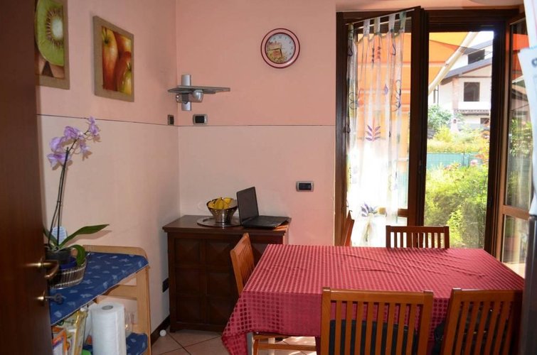 Borgo Ticino (NO)  Proponiamo villa a schiera Borgo Ticino