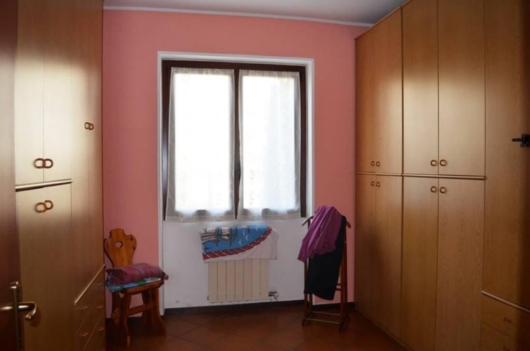 Varallo Pombia (NO)  Villa singola dotata di ampi spazi interni Varallo Pombia