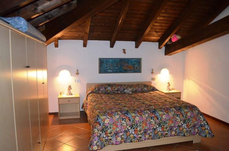 Varallo Pombia (NO)  Villa singola dotata di ampi spazi interni Varallo Pombia