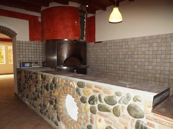 Arona (NO) - Immobile commerciale