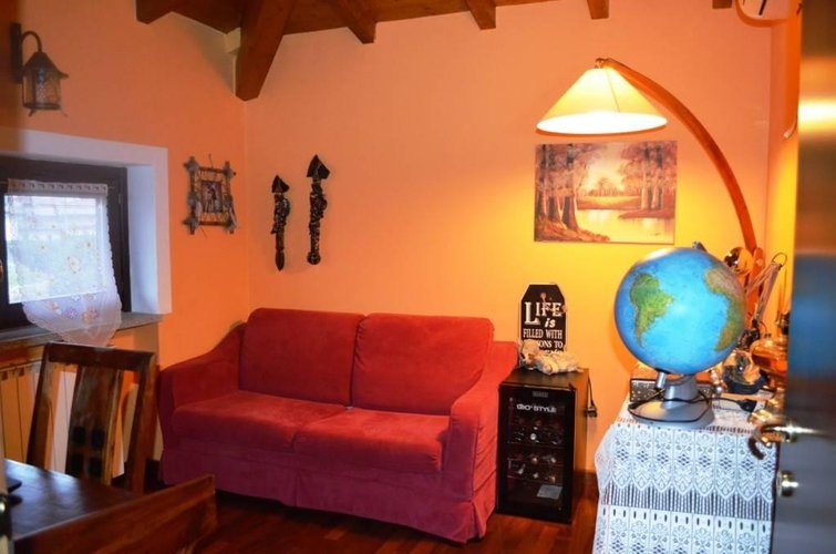 Varallo Pombia (NO)  Splendida villa singola dotata di ampi spazi interni Varallo Pombia