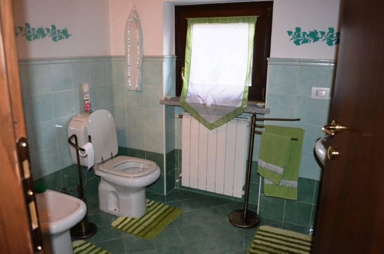 Varallo Pombia (NO)  Splendida villa singola dotata di ampi spazi interni Varallo Pombia