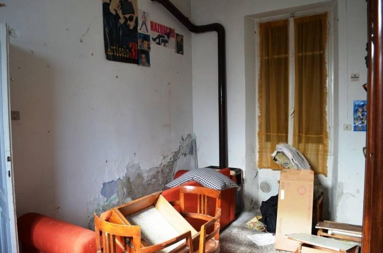 Taino (VA)  Casa di corte lombarda indipendente Taino