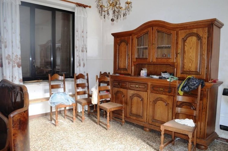 Taino (VA)  Casa di corte lombarda indipendente Taino