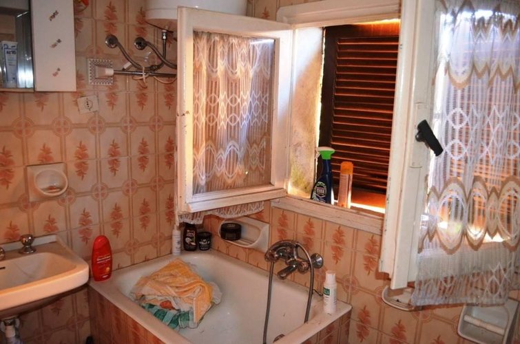 Taino (VA)  Casa di corte lombarda indipendente Taino