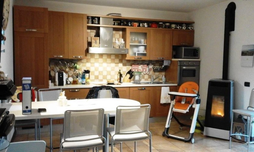 Sesto Calende (VA)  Loc. Oneda appartamento bilocale al piano primo Sesto calende