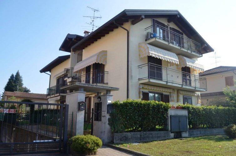 Borgo Ticino (NO)  Appartamento trilocale mansardato