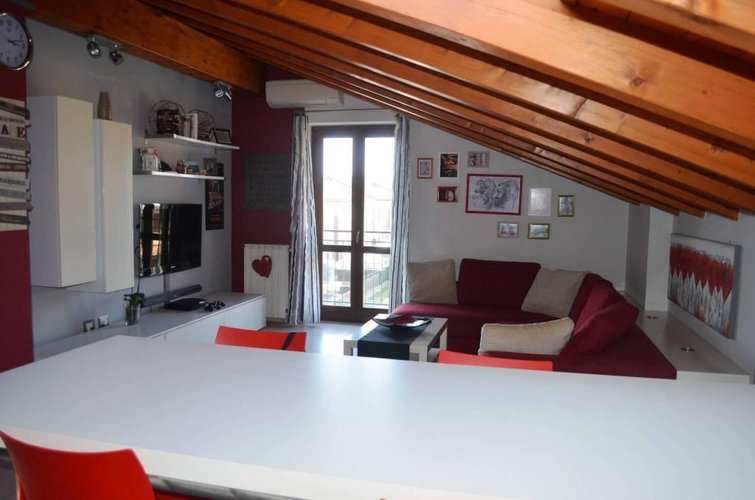 Borgo Ticino (NO)  Appartamento trilocale mansardato Borgo Ticino