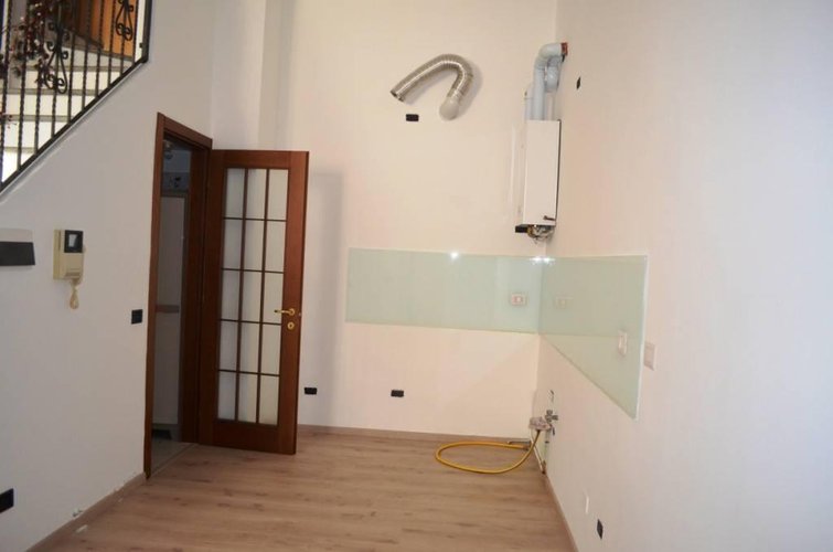 Sesto Calende (VA)  Villetta con darsena Sesto calende