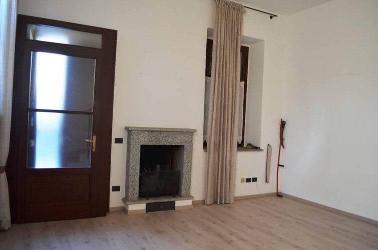 Sesto Calende (VA)  Villetta con darsena Sesto calende