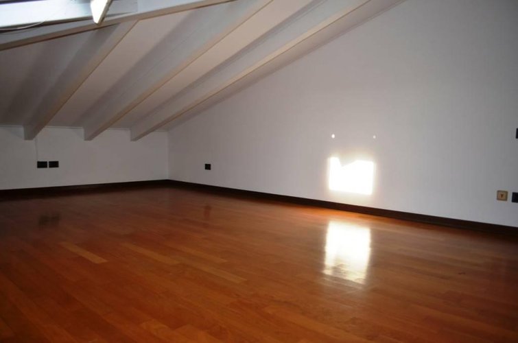 Sesto Calende (VA)  Villetta con darsena Sesto calende