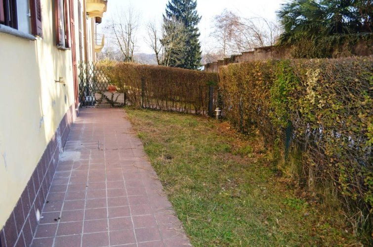 Sesto Calende (VA)  Villetta con darsena Sesto calende