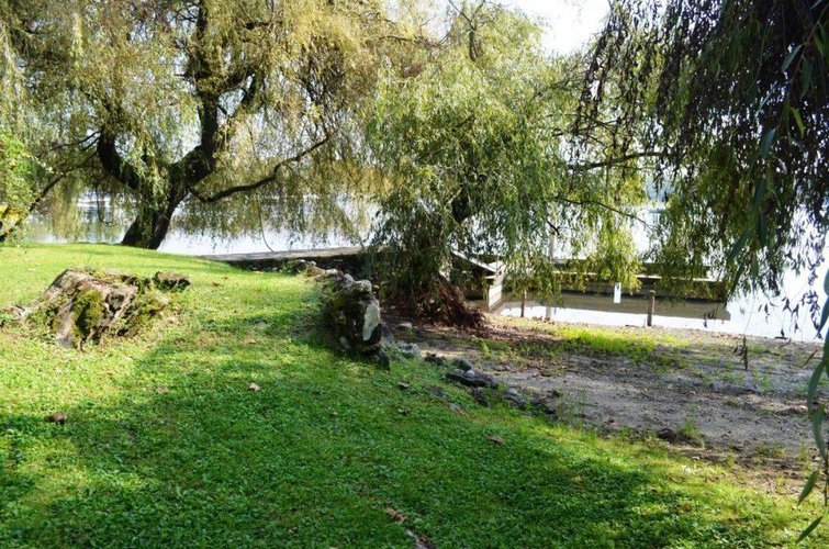 Sesto Calende (VA)  Villetta con darsena Sesto calende