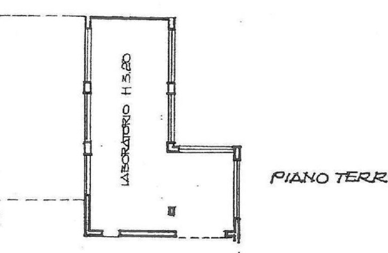 Varallo Pombia (NO) - Negozio/laboratorio di tappezzeria Varallo Pombia