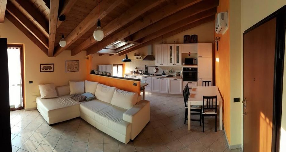 Sesto Calende (VA) - Bilocale mansardato Sesto calende