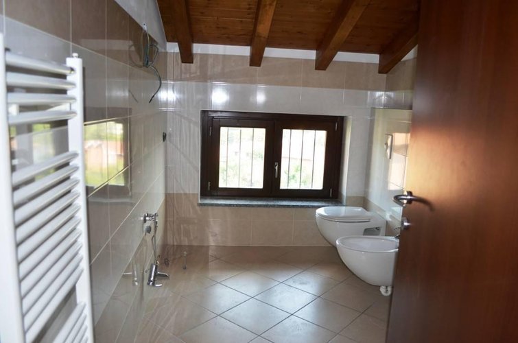 Mercallo (VA) - Trilocale vista lago Mercallo