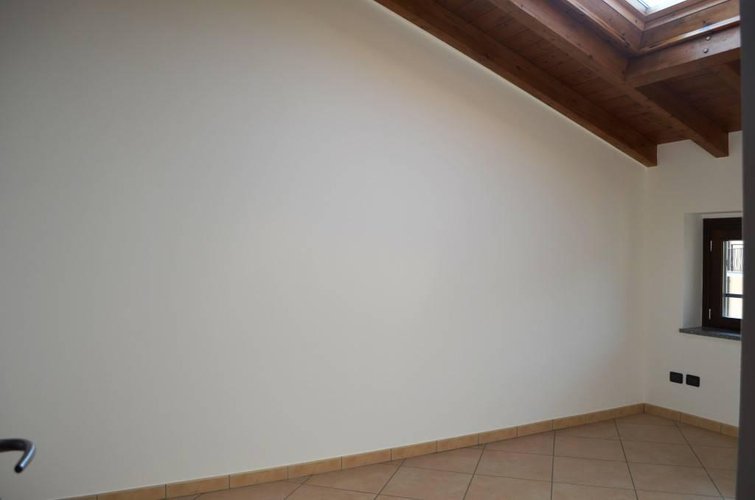 Mercallo (VA) - Trilocale vista lago Mercallo