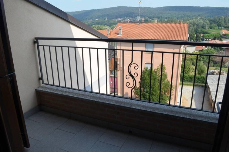 Mercallo (VA) - Trilocale vista lago Mercallo