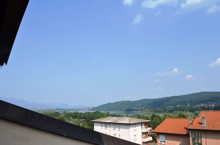 Mercallo (VA) - Trilocale vista lago Mercallo