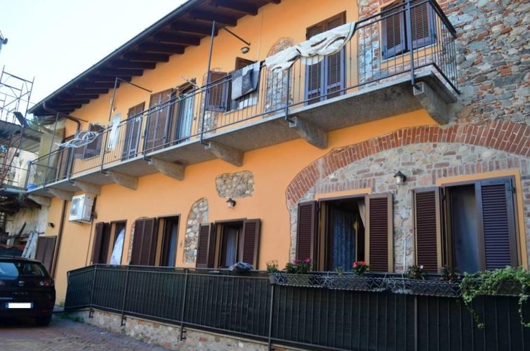 Varallo Pombia (NO) - Appartamento trilocale