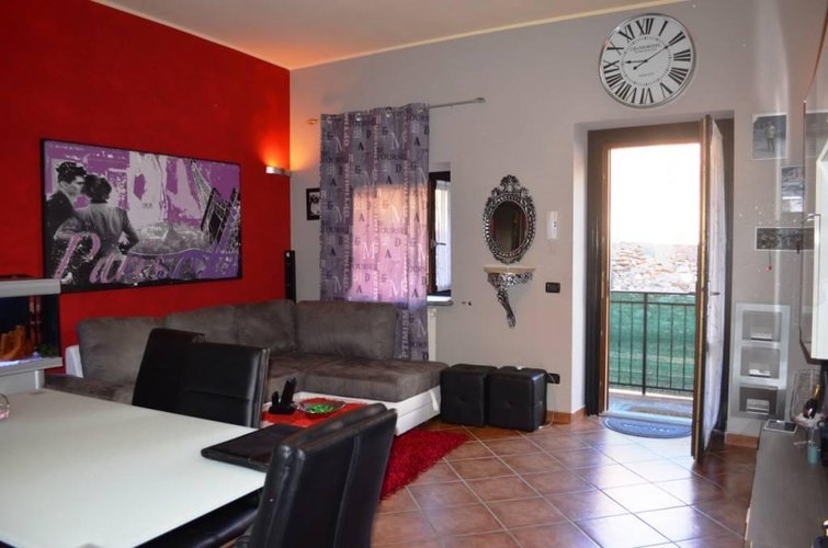 Varallo Pombia (NO) - Appartamento trilocale Varallo Pombia