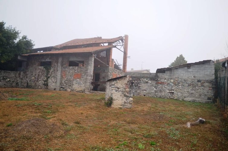 Gattico (NO) - Terreno con rustico Gattico