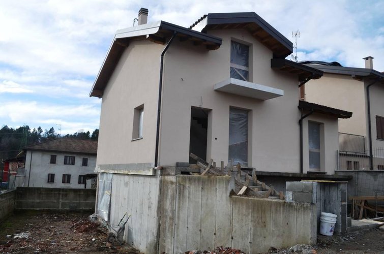 Mercallo (VA) - Villa bifamiliare