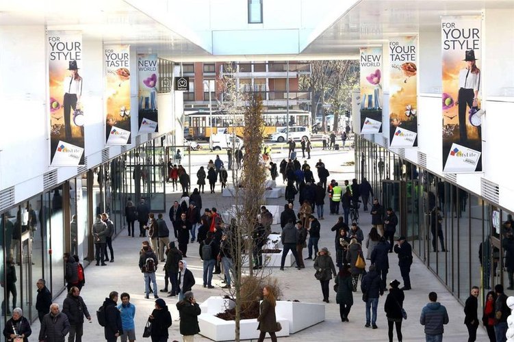 Varallo Pombia (NO) - Terreno edificabile commerciale