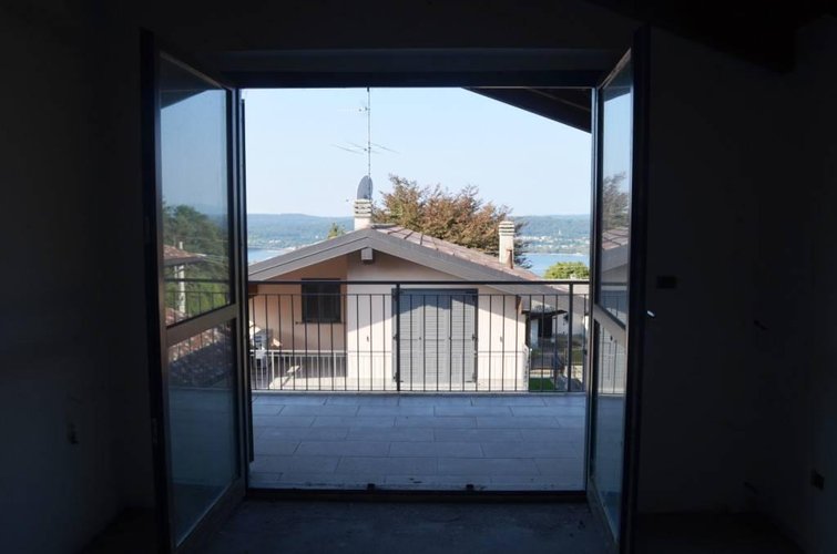 Sesto Calende (VA) - Viila singola vista lago Sesto calende