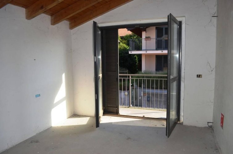 Sesto Calende (VA) - Viila singola vista lago Sesto calende