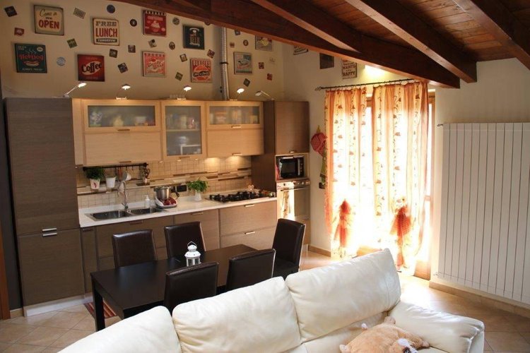 Travedona Monate (VA) - Appartamento trilocale mansardato Travedona monate