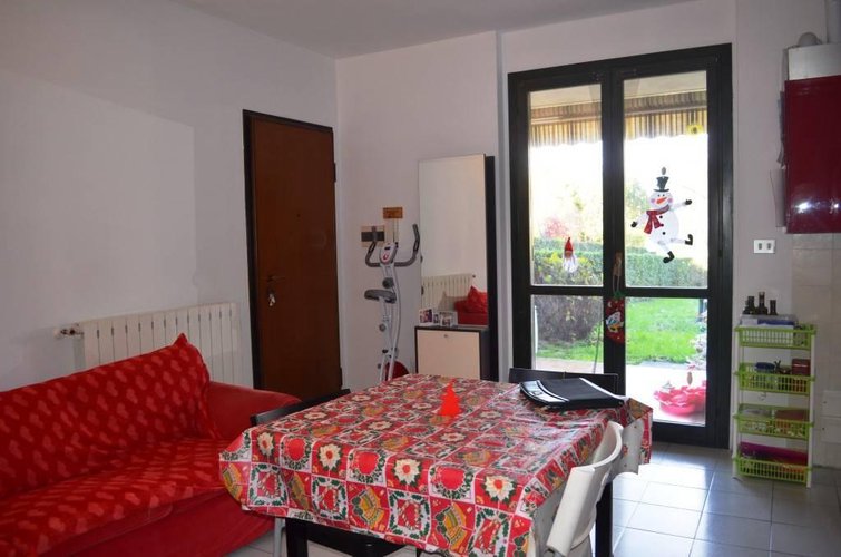 Angera (VA) - Appartamento bilocale Angera