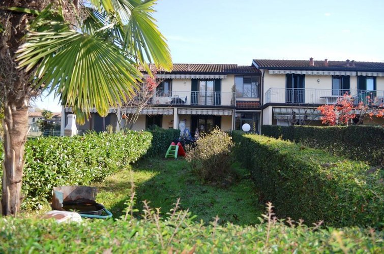 Angera (VA) - Appartamento bilocale Angera