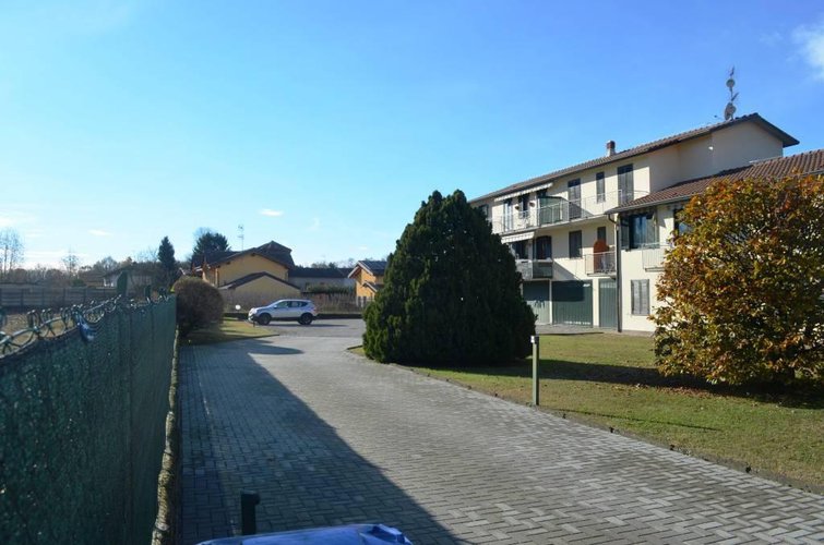 Angera (VA) - Appartamento bilocale Angera