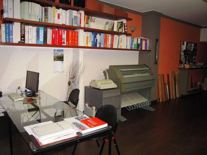 Sesto Calende (VA) - Locale direzionale Sesto calende